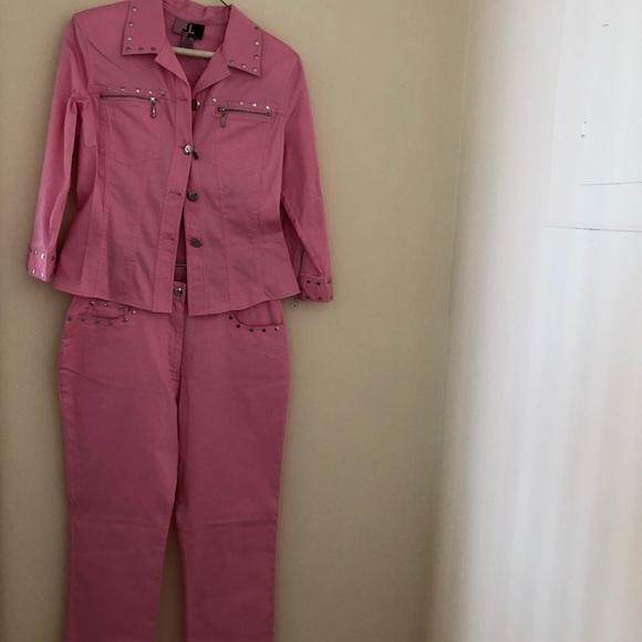 Studded 2 pieces pants set. - Picture 1 of 1